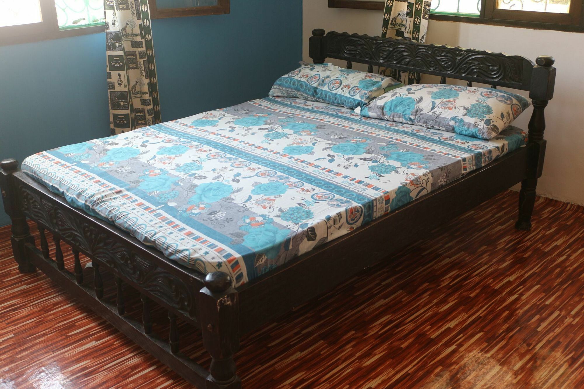 Akogo House - Bnb , Hostel, Backpackers & Volunteer Center Mombasa Esterno foto